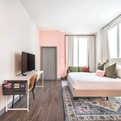 Stylish and Bright Stay Next to Capricorn Studios