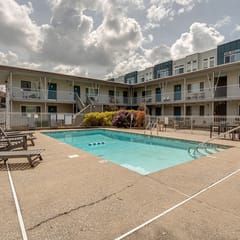 Melrose Studio - Pool & Free Parking Near Downtown