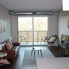 Modern Campustown Retreat Near ISU & Stadium