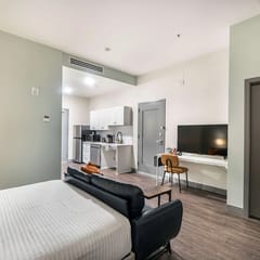 Right Next To Atrium Hospital | ADA-Friendly Stay