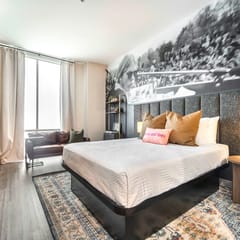 Stylish & Modern Stay Next to Capricorn Studios
