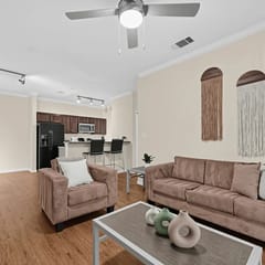 Comfortable Group Retreat Near UNT & Downtown