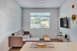 Charming Stay Near Downtown & Greenbelt