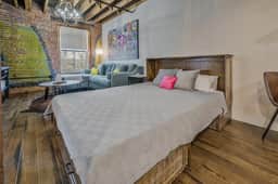 Luxe Getaway Loft + Speakeasy | Stay Near Broadway