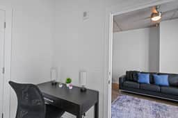 Modern Stay Walkable to King St - Private Balcony