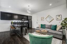 Stylish Midtown Escape Near Arts District