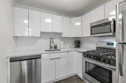 Stylish Midtown Stay Near Park, Dining & MARTA