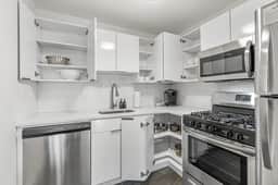 Stylish Midtown Stay Near Park, Dining & MARTA