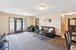 Work Relax Repeat in a Bright and Spacious Stay