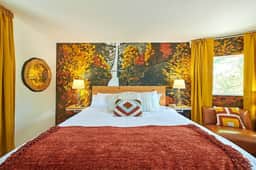 Artistic Suite at the Kenton Hotel