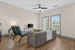 Modern Townhome with Pool & Gym Near UGA & Downtown - Image 2