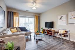 Spacious Stay near UTSA | Pool, Gym + BBQ Grills - Image 3