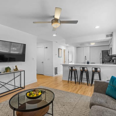 Modern Midtown Stay Steps to Fox Theatre & Dining