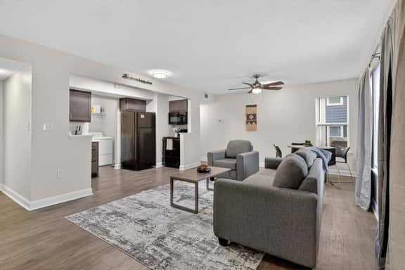 New! Bright & Furnished Home Base Near USC - Image 1