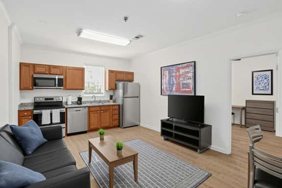 Modern & Cozy Getaway | Pool & Gym Near Ole Miss - Image 1