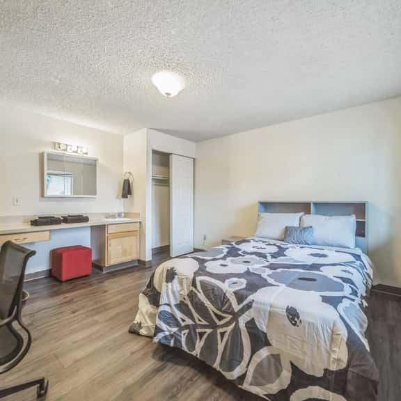 WSU HomeBase Comfortable Stay Minutes from Airport - Image 1