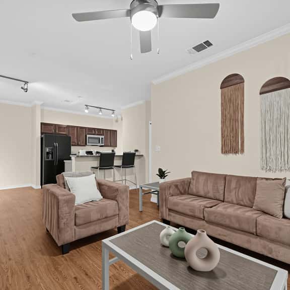 Comfortable Group Escape Near UNT & Downtown - Image 1