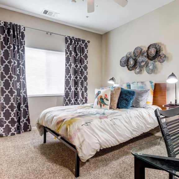 Spacious Stay near UTSA | Pool, Gym + BBQ Grills - Image 1