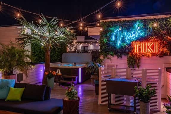 Bachelorette Escape near DT | Game Room + Hot Tub