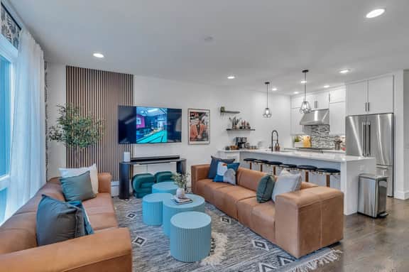 Bachelorette Escape near DT | Game Room + Hot Tub