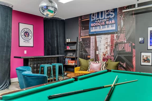 Bachelorette Escape near DT | Game Room + Hot Tub