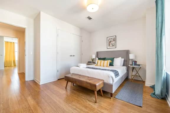 Eclectic Vibes | Steps to Shops & Cafes
