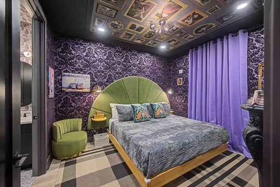 Luxury Designer Lounge 2mi to Broadway w/ Balcony