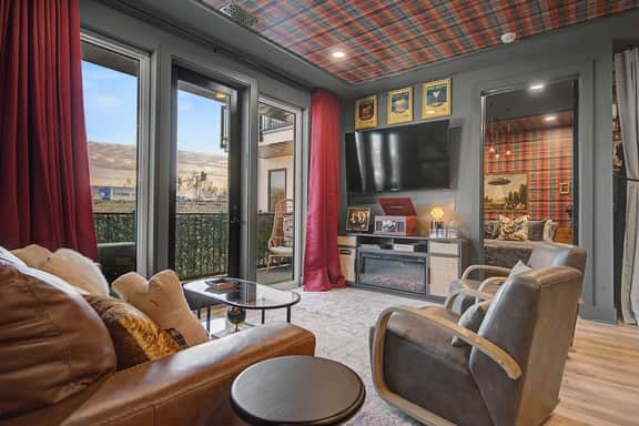 Luxury Designer Lounge 2mi to Broadway w/ Balcony