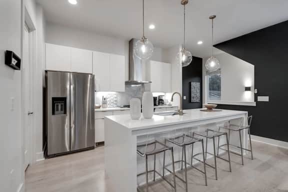 Luxury Home - Rooftop - Game Room - 1 mile to DT