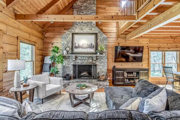 Luxury Lakefront Cabin