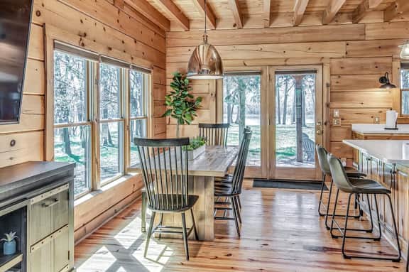 Luxury Lakefront Cabin