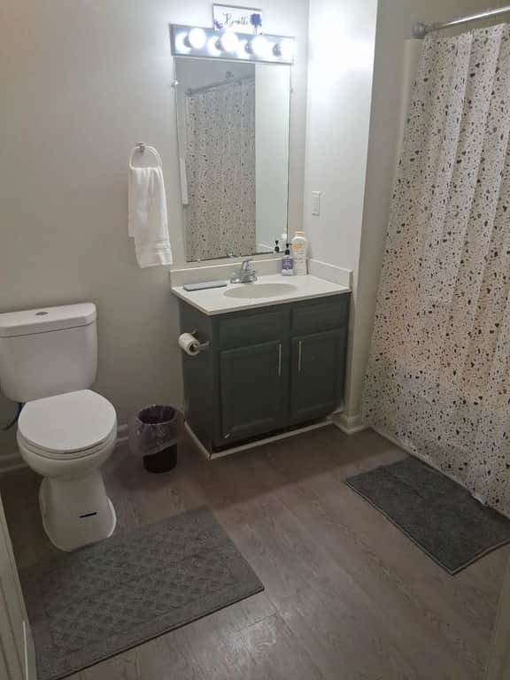 Modern Space Great For Extended Stays! Pool & Gym