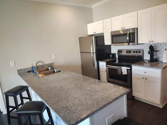 Modern Stay 8 min to Clemson University