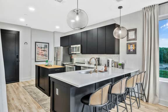 Nashville Designer PH City Views + Rooftop Access