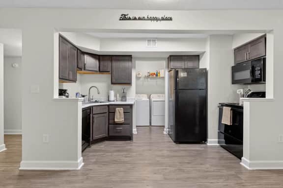 New! Modern Comforts near USC & Riverwalk Trails