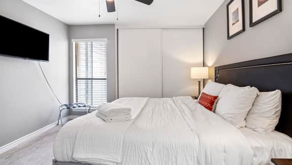 Spacious 2BR Near Buffalo Bayou Park | 8 Min to Downtown