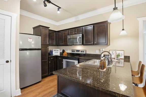 Spacious Cottage Near Texas A&M with Pool & Gym
