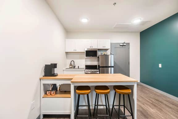 Spacious Otis & Etta Inspired Stay - Sleeps 6!