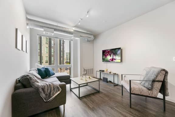 Spacious and Modern With Premium Amenities Near U of M