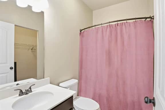 Stay Near Texas A&M with Pool, Gym & Clubhouse