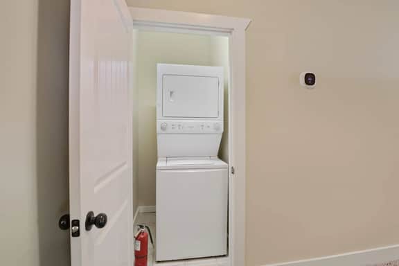 Stay near Texas A&M Spacious Cottage w/ Clubhouse