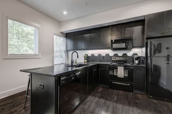 Stylish Midtown Escape Near Arts District