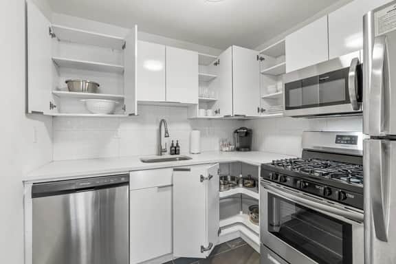 Stylish Midtown Stay Near Park, Dining & MARTA