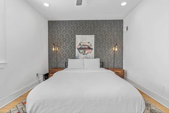Warmer Weather Ready! Stay Near Piedmont & Gardens