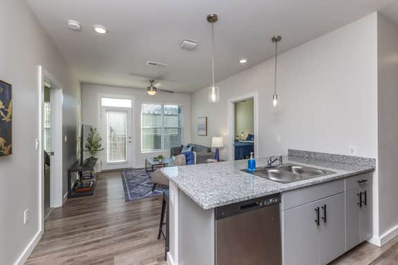 Spacious Hideaway Near Riverside Trail & Breweries