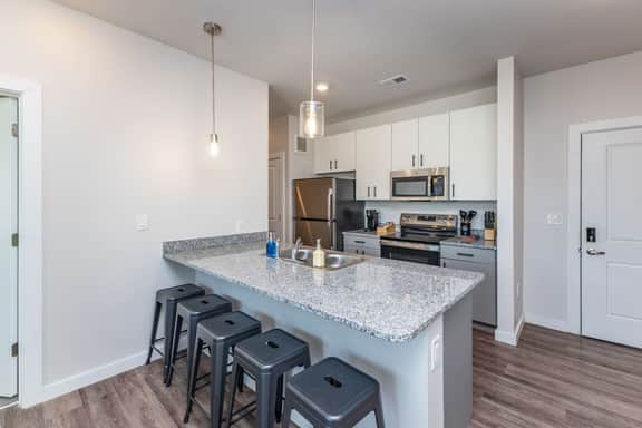 Stylish Retreat | Only 2miles to UC & Downtown Life