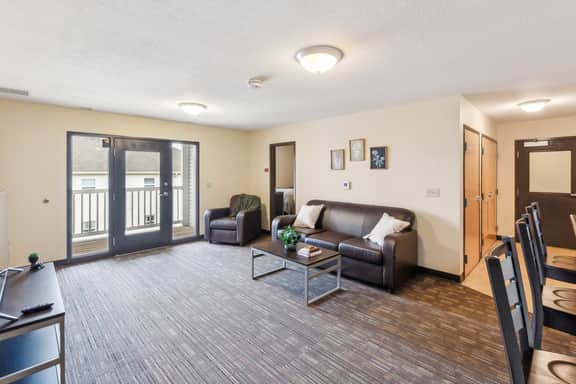 Work Relax Repeat in a Bright and Spacious Stay
