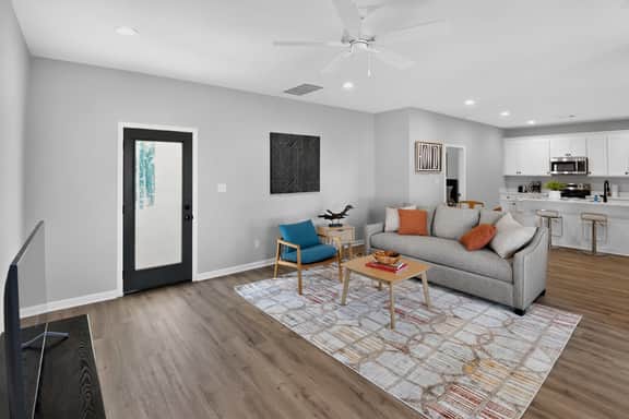 Spacious Oxford Retreats with Garage & Pool - Image 2