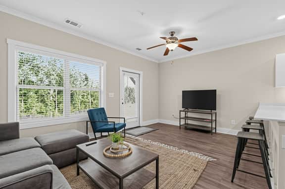 Bright and Modern Retreat Near UGA & Five Points - Image 2