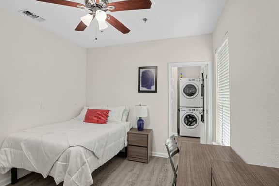 Modern & Cozy Getaway | Pool & Gym Near Ole Miss - Image 4